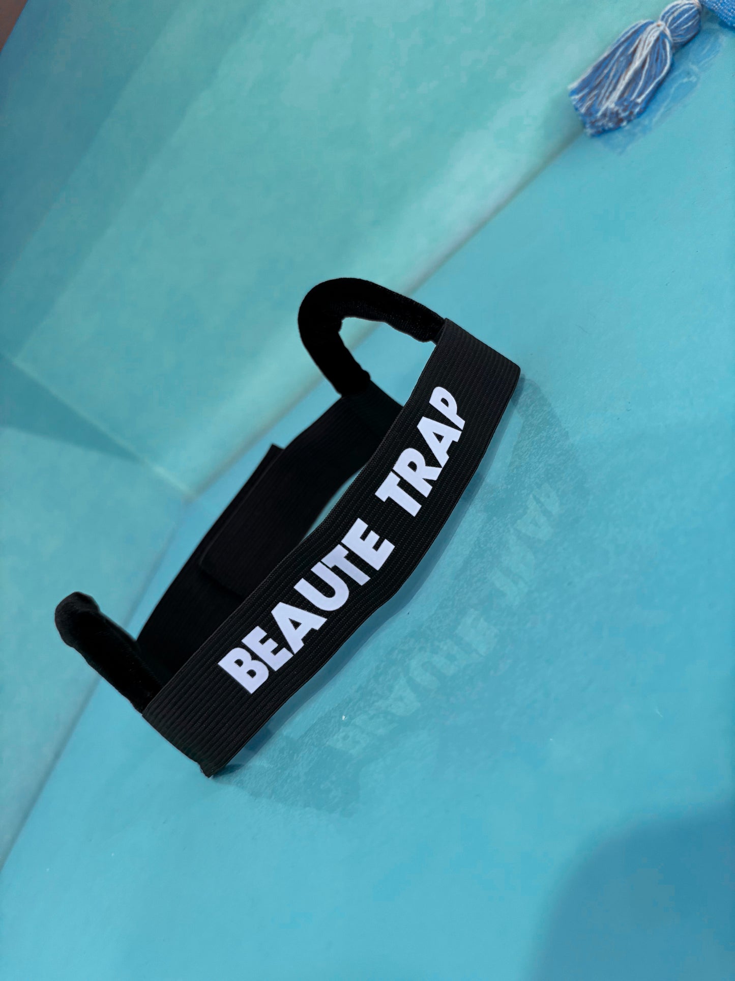 MELT BAND “Cut Ear”